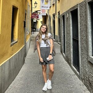 Meet your Posher, Madeline